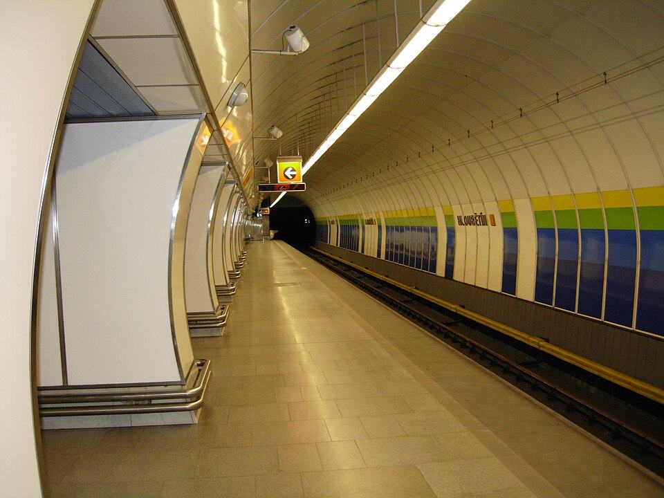 Hloubětín station