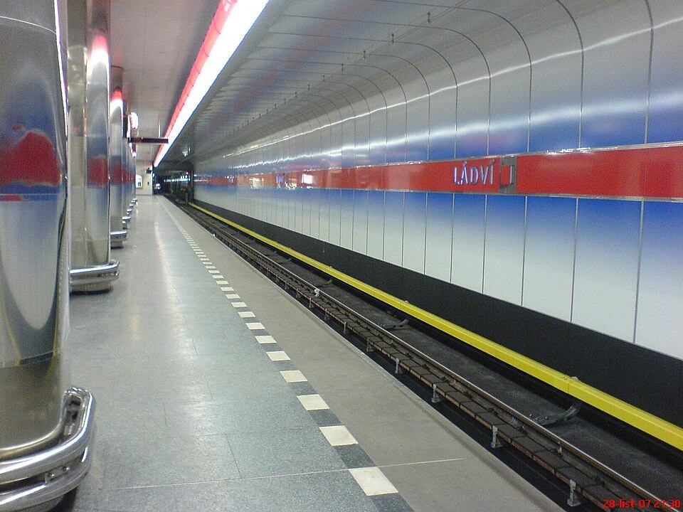 Stanice Ládví
